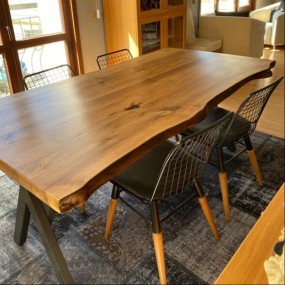 Natural grains Dining Table Live Edge Dining Table With Metal Legs Base